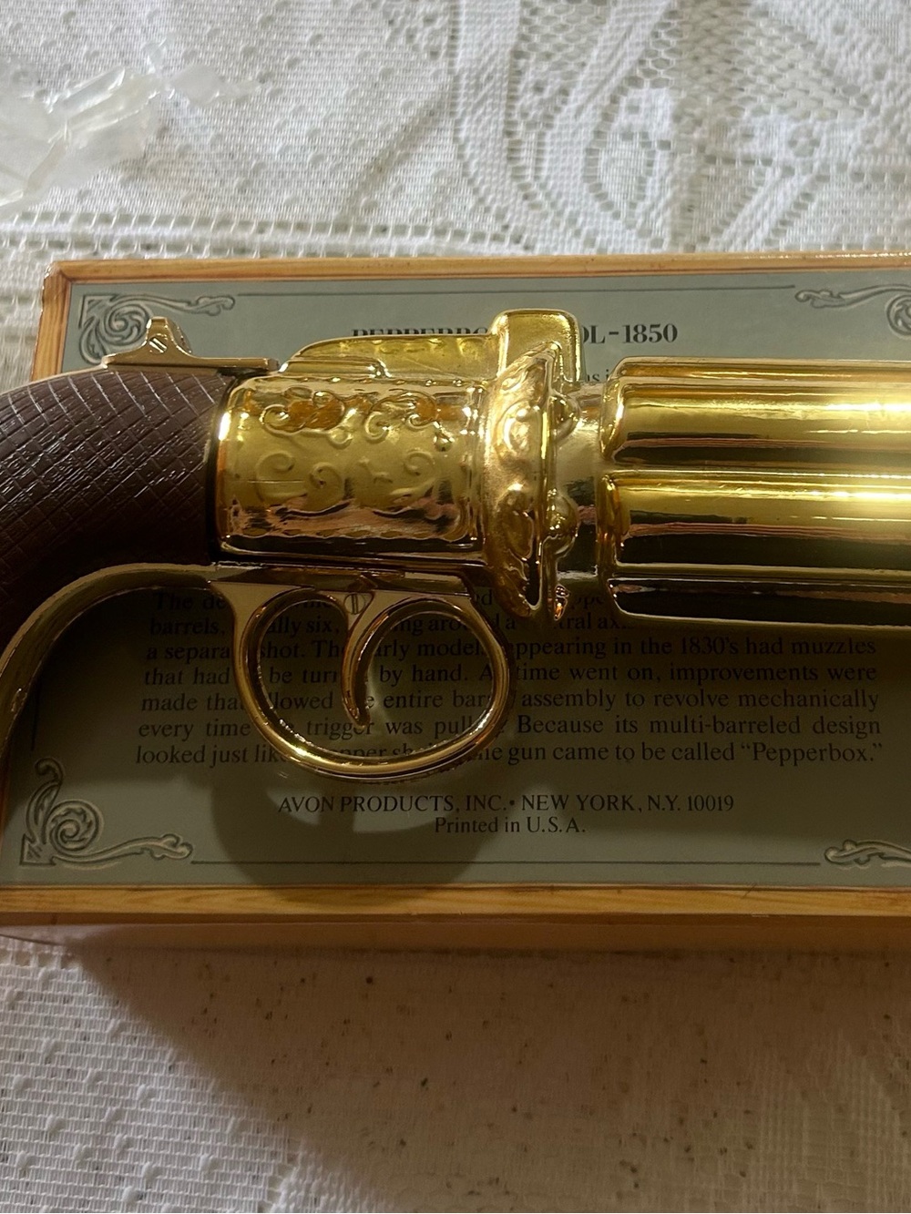 Avon Pepperbox Pistol-1850 After Shave in Gold and Green Original Box